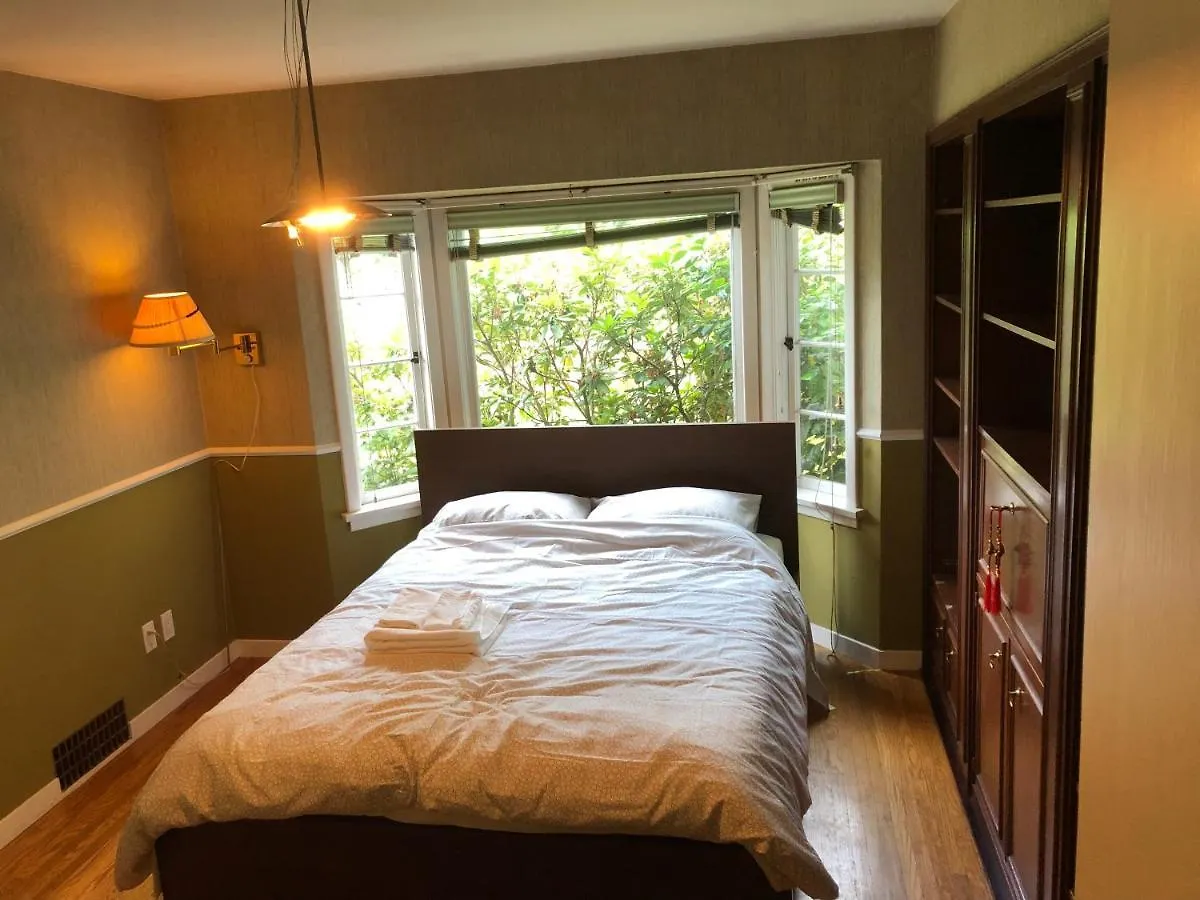 Payman'S Home Vancouver 0*,